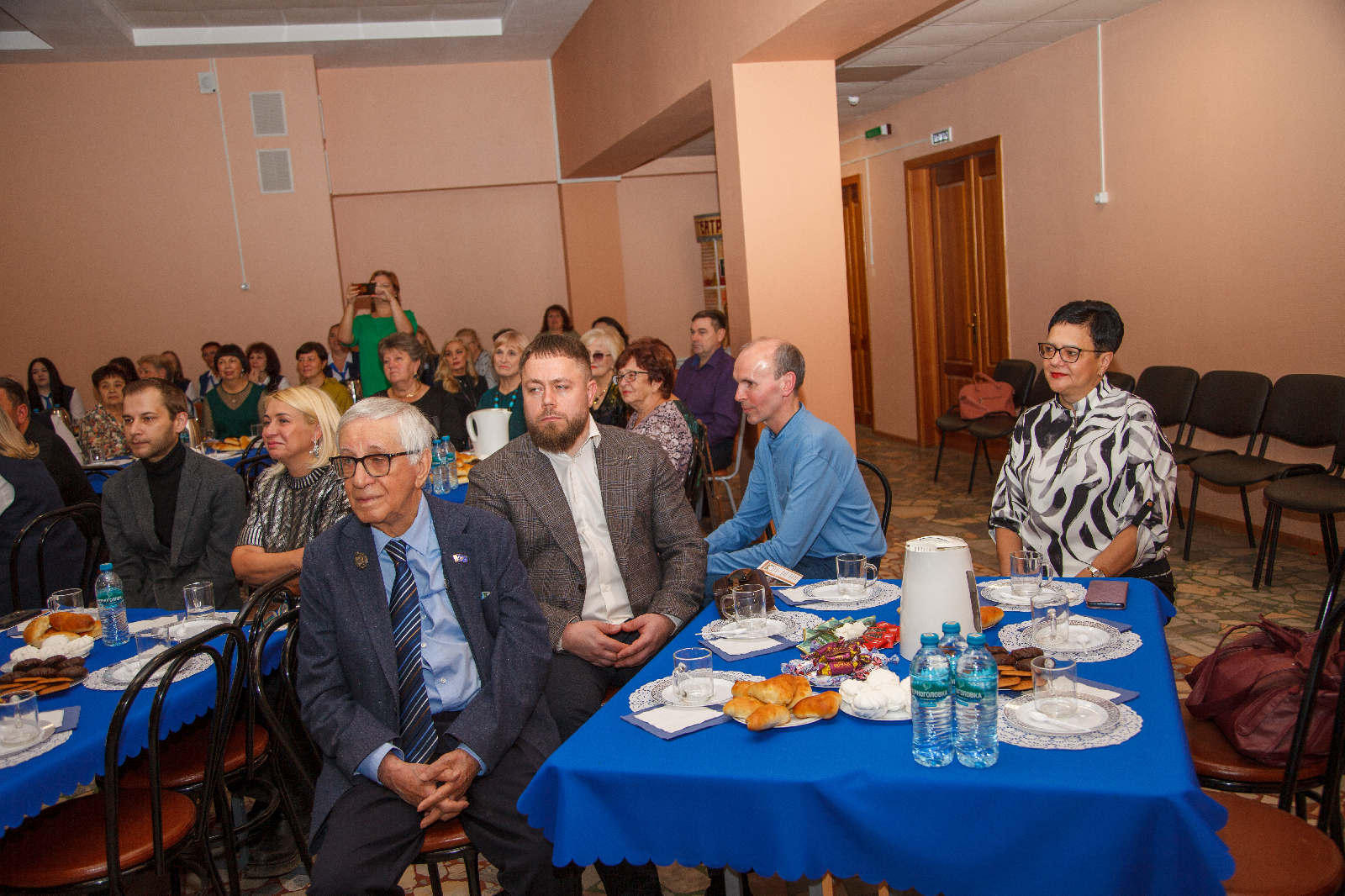 Профессор ПГУ на юбилее школы № 47